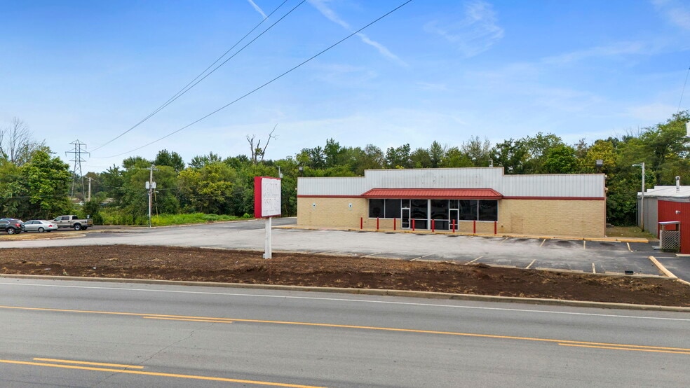 395 N Gardner St, Scottsburg, IN à vendre - Photo du bâtiment - Image 2 de 15