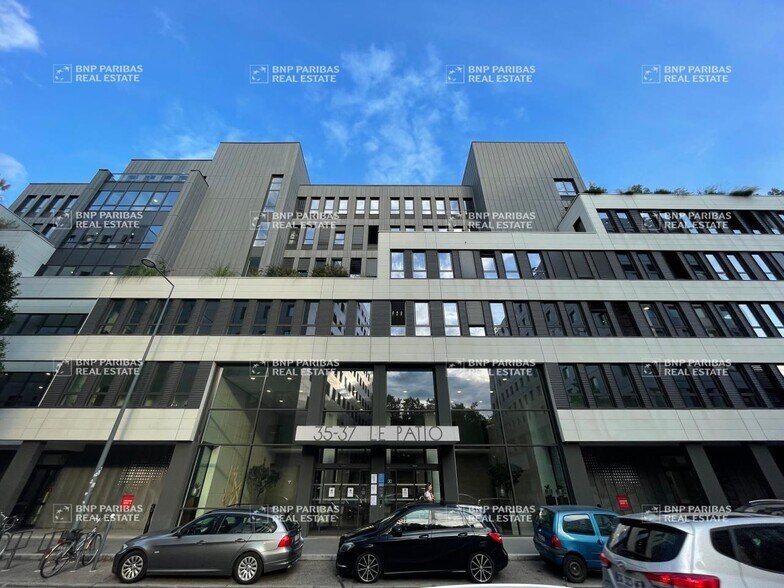 Office in Villeurbanne for lease - Building Photo - Image 2 of 19