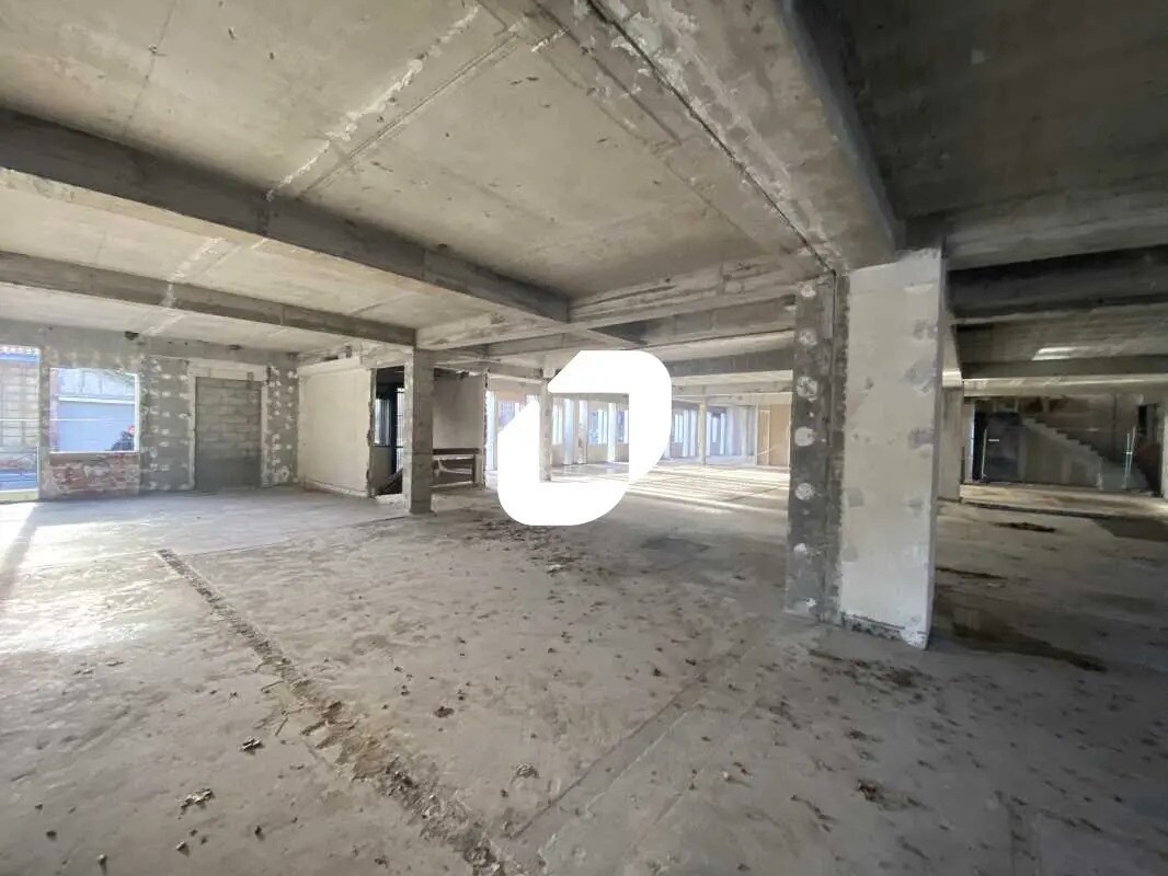 Office in Bordeaux for lease Interior Photo- Image 1 of 9