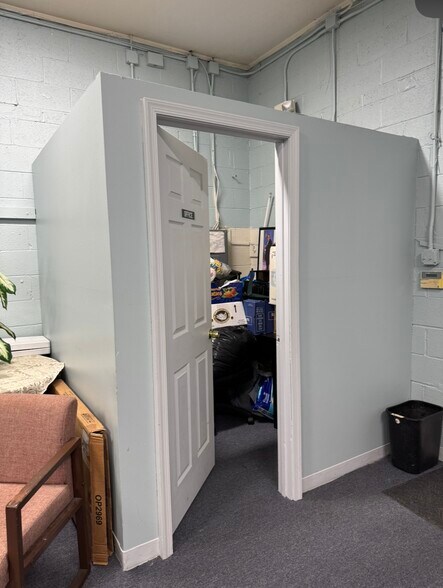 5609 Old Branch Ave, Camp Springs, MD à louer - Photo du bâtiment - Image 2 de 8