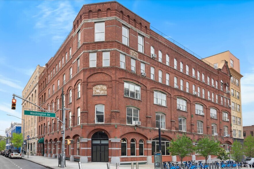 255-275 Park Ave, Brooklyn, NY à louer - Photo du bâtiment - Image 1 de 4