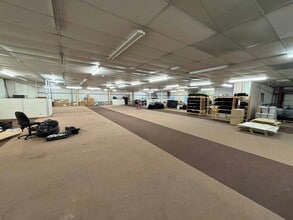 Avenue Two, Witney à louer Photo intérieure- Image 1 de 4