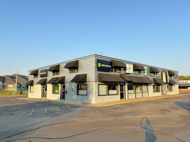 500 W Main St, Anoka, MN à louer - Photo du bâtiment - Image 3 de 14