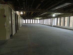 666 Grand Ave, Des Moines, IA for lease Interior Photo- Image 2 of 2