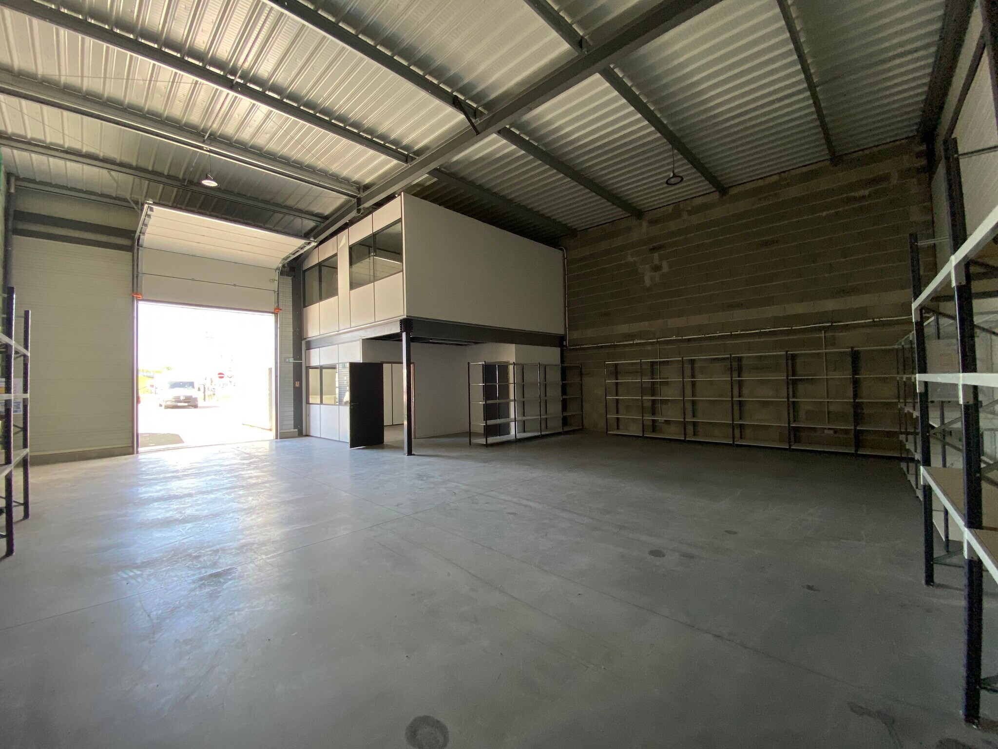 5 Rue Marc Gauthier, Villenave-d'Ornon for lease Primary Photo- Image 1 of 8