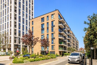 Plus de détails pour 4 Lockgate Rd, Londres - Commerce de détail à vendre