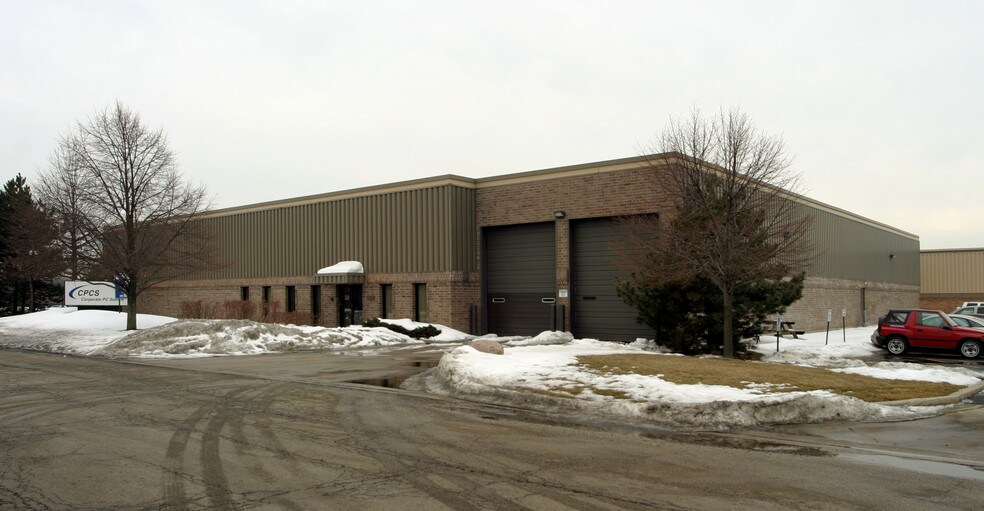 780 Aec Dr, Wood Dale, IL à louer - Photo du bâtiment - Image 2 de 8