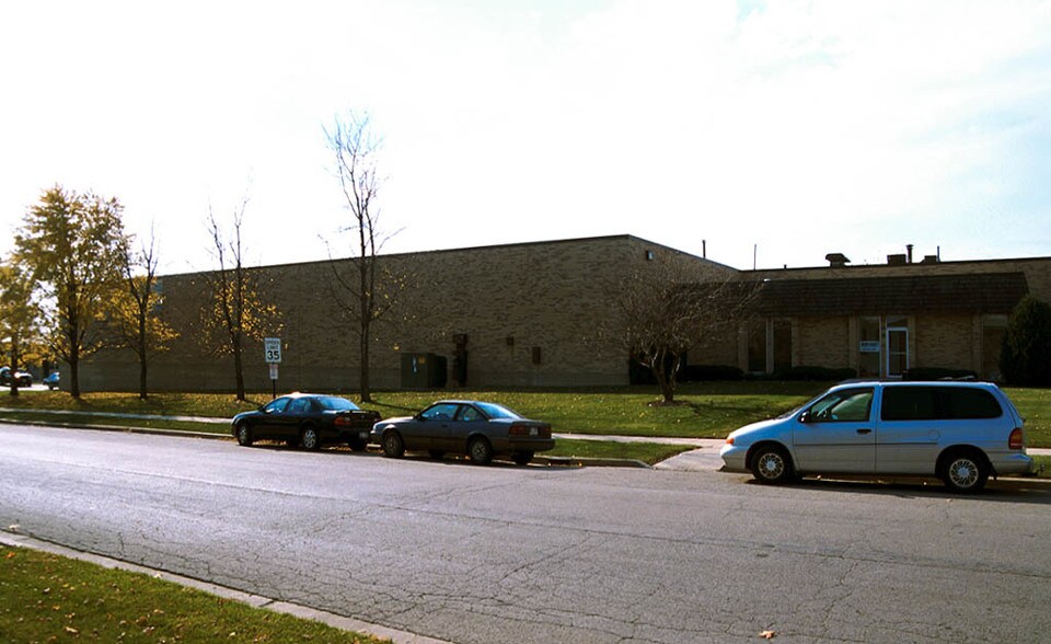 3655 Illinois Ave, Saint Charles, IL à vendre - Photo du bâtiment - Image 3 de 5