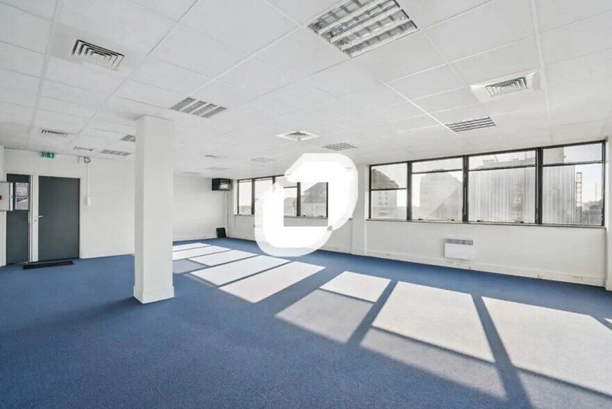 Bureau dans Noisy-le-Grand à louer - Photo du bâtiment - Image 3 de 13
