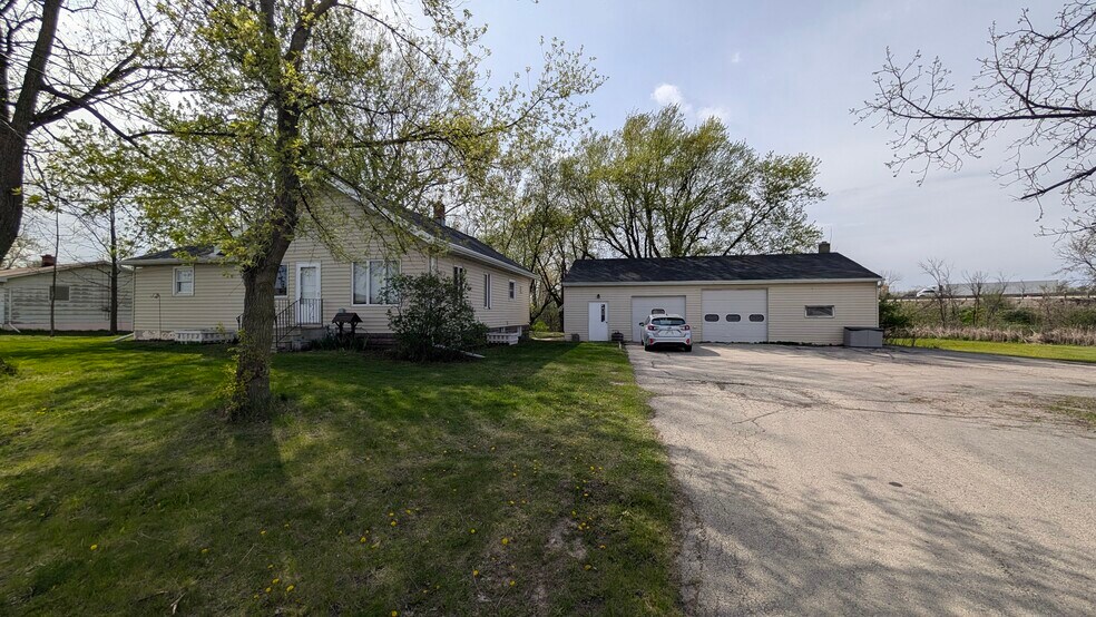 1251 Maloney Rd, Kaukauna, WI à vendre - Photo du bâtiment - Image 1 de 24