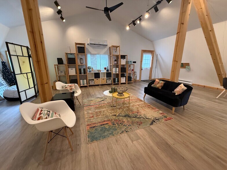 720 Masonic Dr, Bridgeport, WV à vendre - Photo du bâtiment - Image 2 de 14
