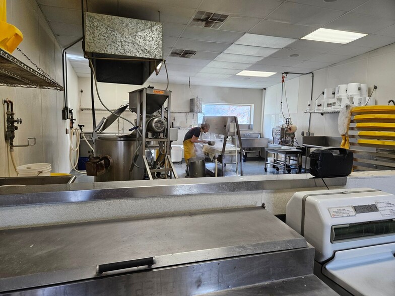 65 Frank Martin Ct, Arcata, CA à vendre - Photo intérieure - Image 3 de 7