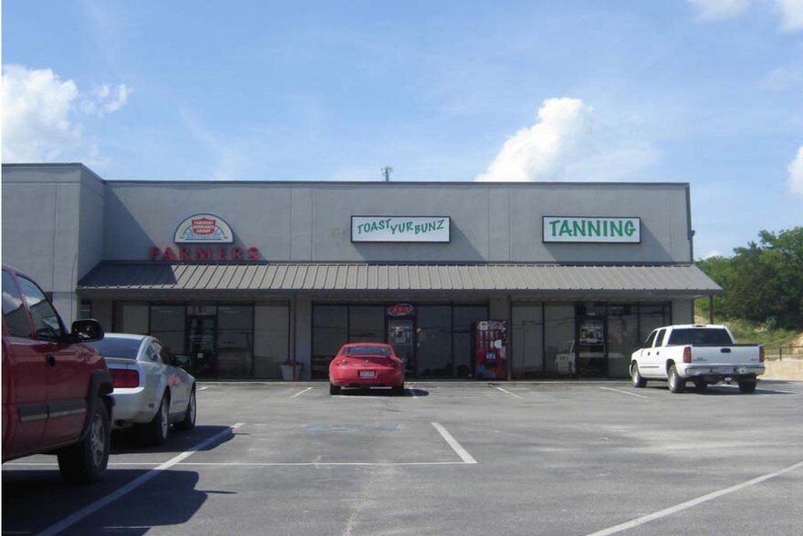 1012 W Business 380, Decatur, TX à louer - Photo du bâtiment - Image 2 de 12