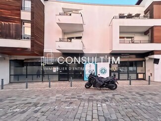 Plus de détails pour Commerce de détail à louer