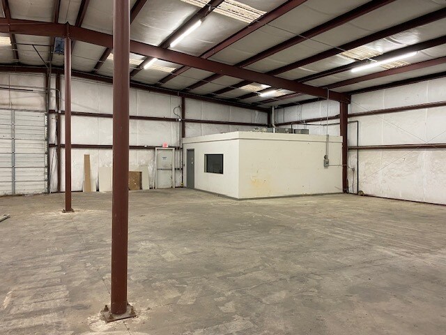 8219 Almeda Genoa Rd, Houston, TX à vendre - Photo intérieure - Image 2 de 12