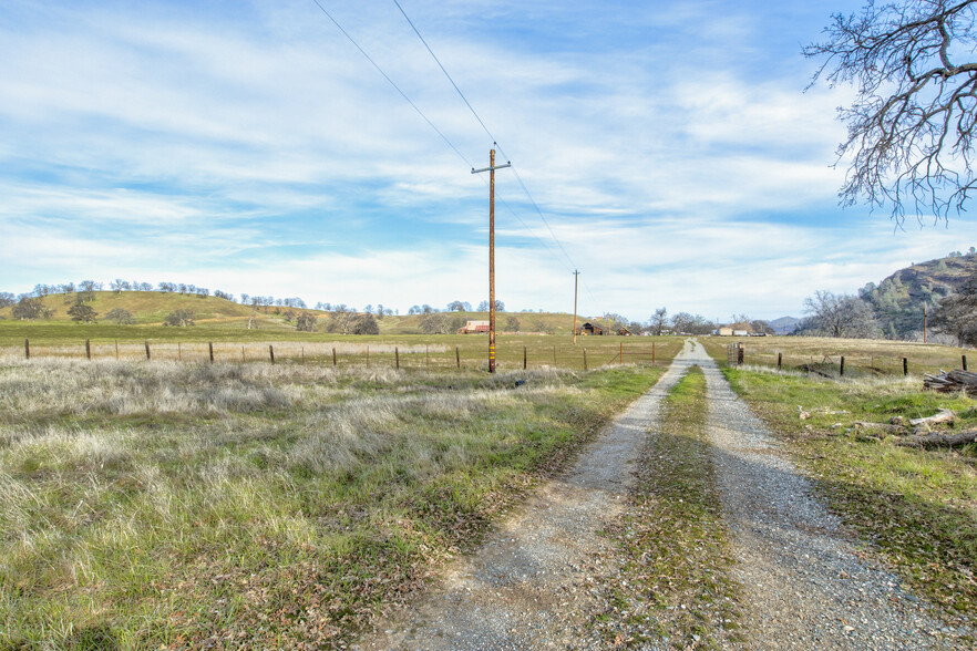 3685 Co. Road, Elk Creek, CA à vendre - Photo du b timent - Image 3 de 91