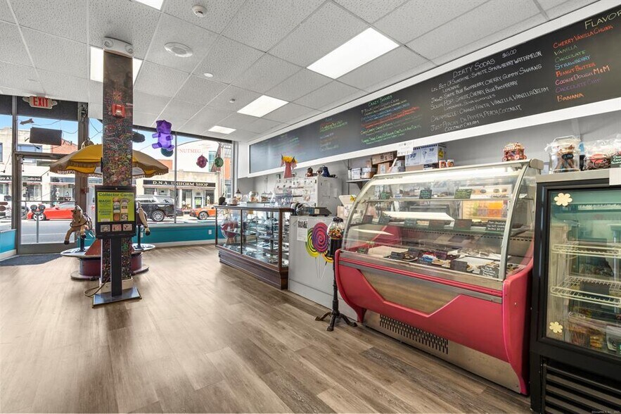 20 E Main St, Torrington, CT à louer - Photo du bâtiment - Image 3 de 6