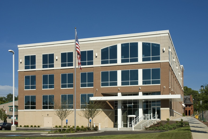 3505 Columbia Pkwy, Cincinnati, OH à louer - Photo principale - Image 1 de 4