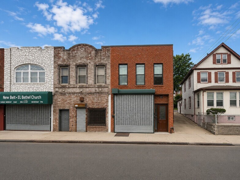 107-24 Springfield Blvd, Queens Village, NY à louer - Photo du bâtiment - Image 3 de 17