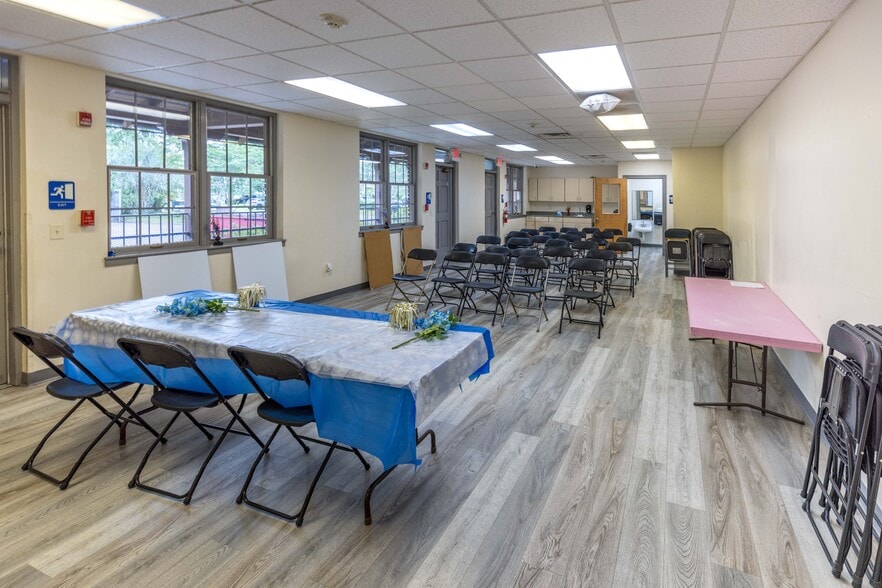 1100 Stockton St, Jacksonville, FL for lease - Interior Photo - Image 3 of 51