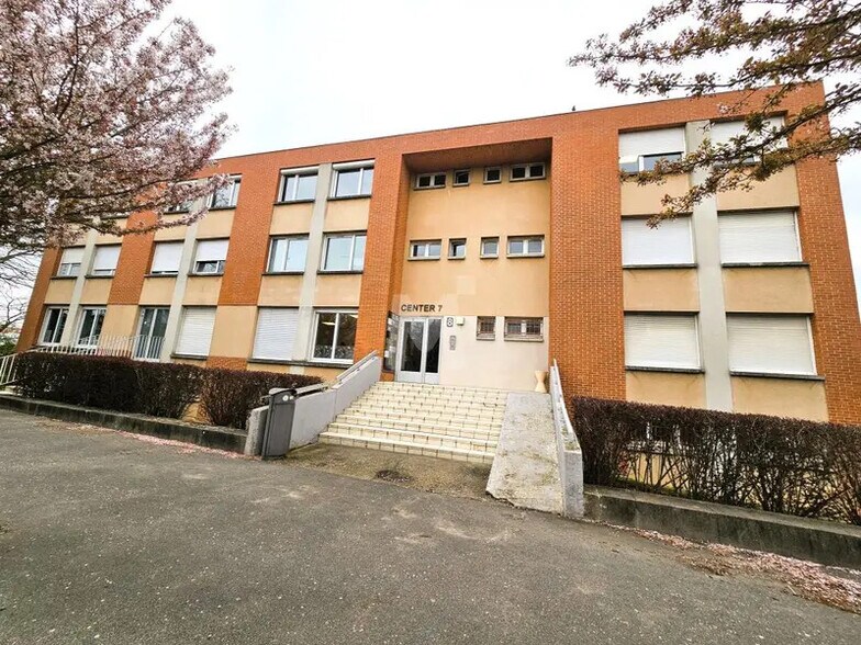 Office in Évry-Courcouronnes for sale - Building Photo - Image 1 of 11