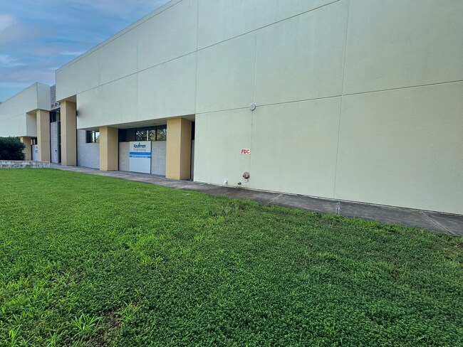 Plus de détails pour 889 Seahawk Cir, Virginia Beach, VA - Industriel à louer