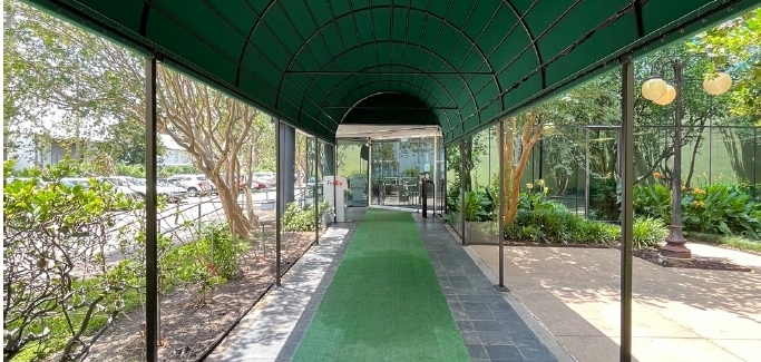 9432 Katy Fwy, Houston, TX for lease - Building Photo - Image 3 of 12