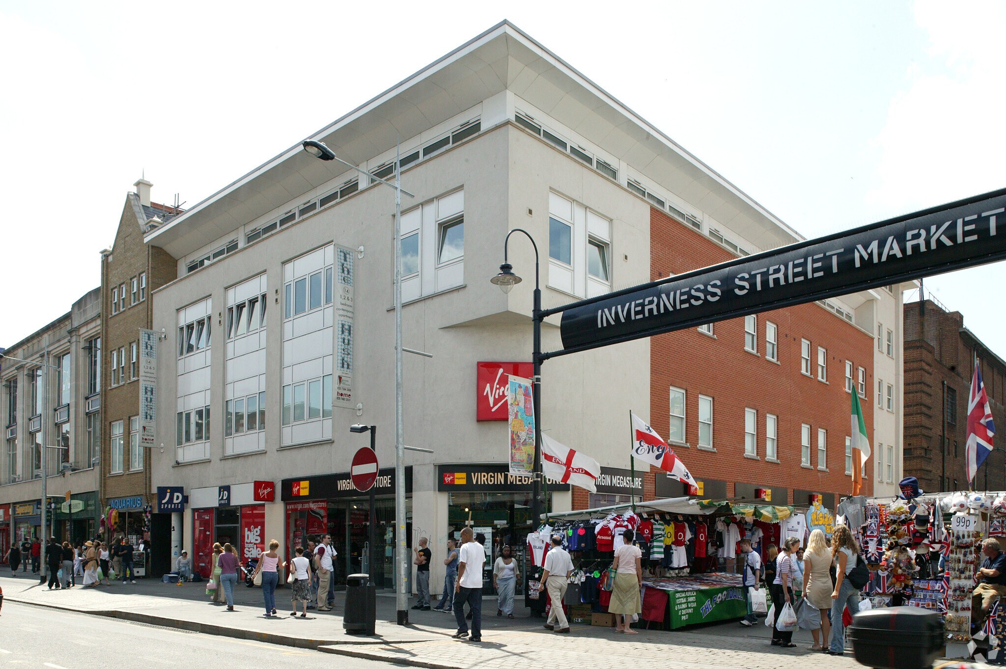 213-219 Camden High St, Londres à louer Photo principale- Image 1 de 2
