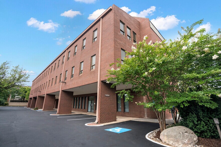 10505 Judicial Dr, Fairfax, VA à vendre - Photo du bâtiment - Image 3 de 20