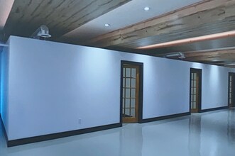 1195 Bloor St W, Toronto, ON à louer Photo intérieure- Image 2 de 5