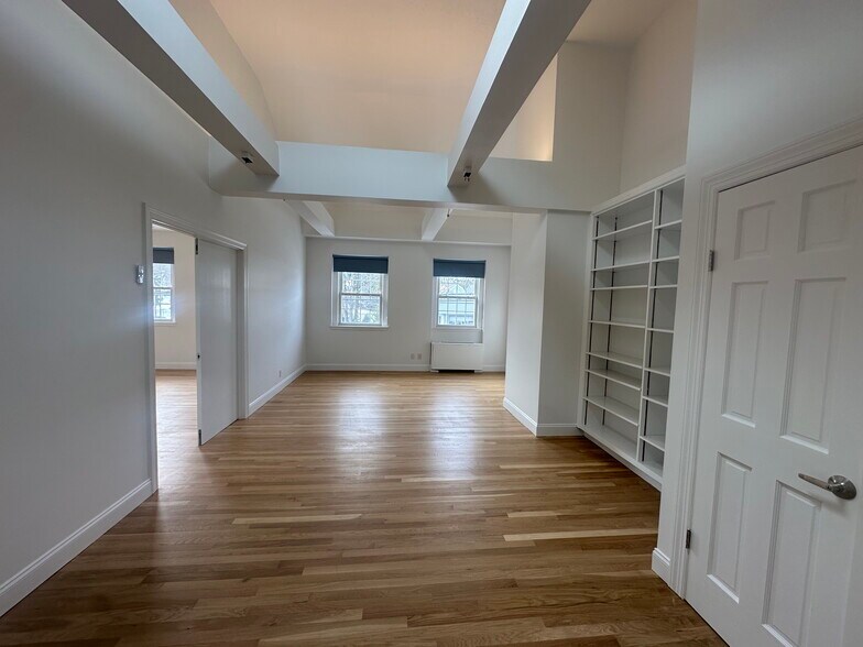 254-256 Katonah Ave, Katonah, NY à louer - Photo du bâtiment - Image 3 de 7