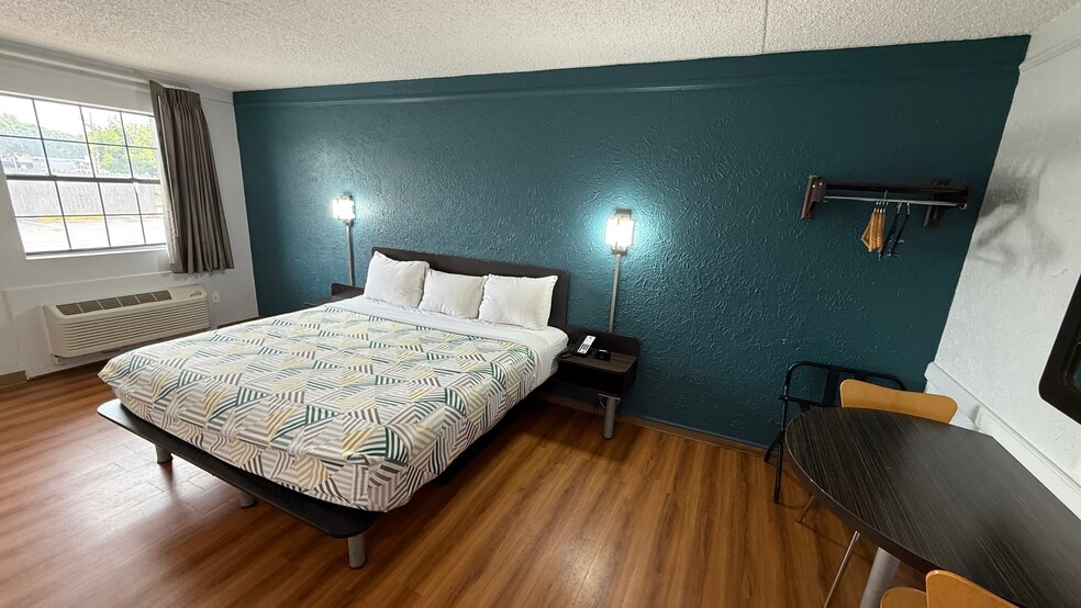 220 I-10, Beaumont, TX à vendre - Photo du bâtiment - Image 2 de 31
