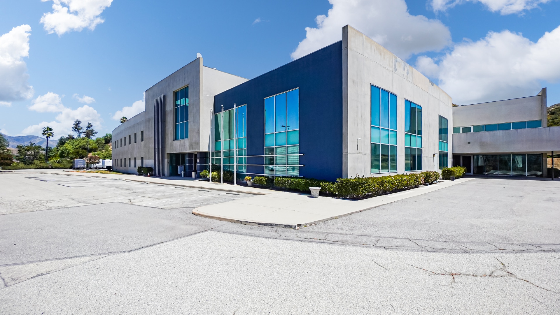 10500 Orbital Way, Pacoima, CA for lease Interior Photo- Image 1 of 10