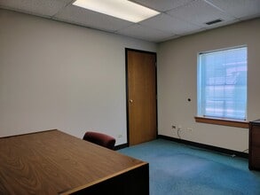 473 Dunham Rd, St Charles, IL for lease Interior Photo- Image 1 of 4