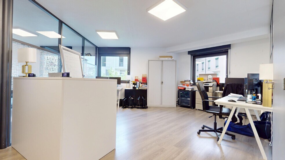 Bureau dans Lyon à louer - Photo du bâtiment - Image 2 de 9