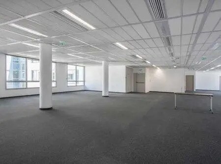 Office in Clichy for lease - Interior Photo - Image 1 of 8