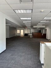 216 W Madison St, Waukegan, IL for lease Interior Photo- Image 2 of 7