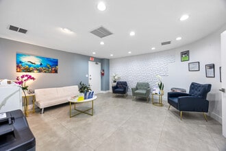 150 NW 70th Ave, Plantation, FL à louer Photo intérieure- Image 2 de 14