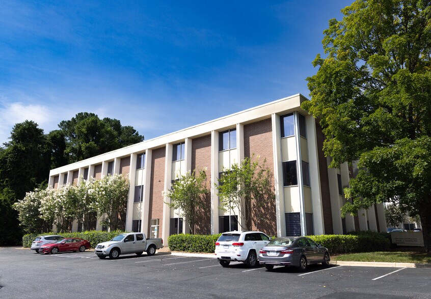 3803 Computer Dr, Raleigh, NC à louer - Photo du bâtiment - Image 2 de 6