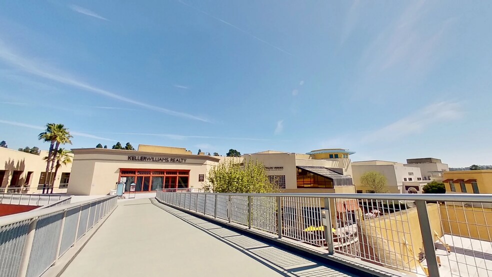 520-550 Deep Valley Dr, Rolling Hills Estates, CA à louer - Photo du bâtiment - Image 3 de 80