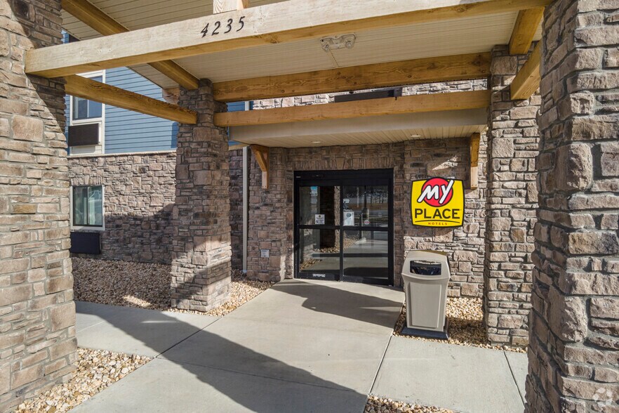 4235 Market Center Dr, King George, VA à vendre - Photo du bâtiment - Image 3 de 6