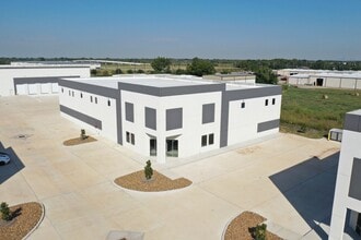 1613 Main st, Pearland, TX à louer Photo intérieure- Image 1 de 2