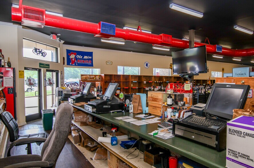 2014 University Ave, Oxford, MS à louer - Photo intérieure - Image 2 de 19