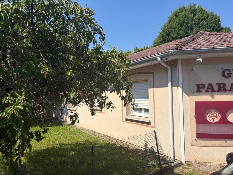 Office in Limoges for lease - Building Photo - Image 2 of 6