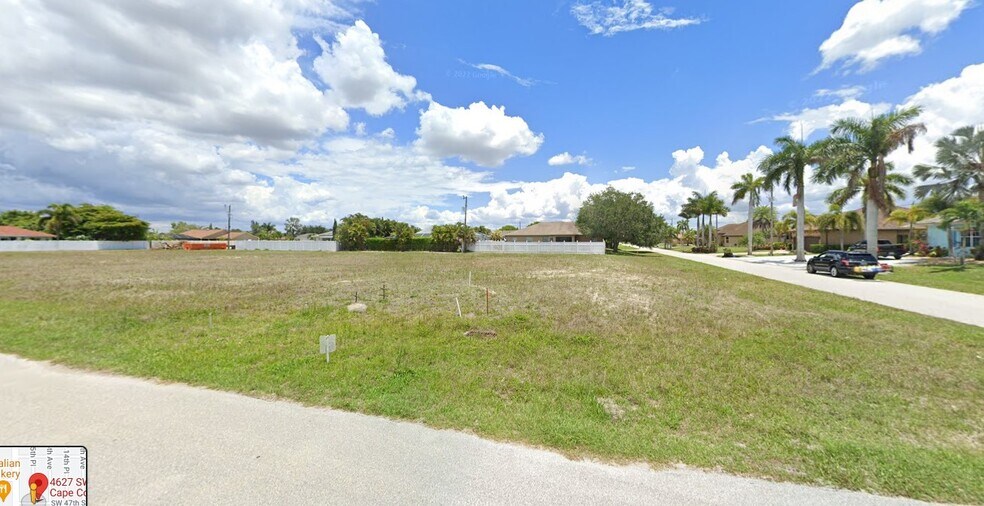 4627 SW 15th Pl, Cape Coral, FL à vendre - Photo du bâtiment - Image 2 de 5