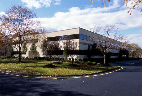 83 Hanover Rd, Florham Park, NJ à louer - Photo du bâtiment - Image 3 de 10
