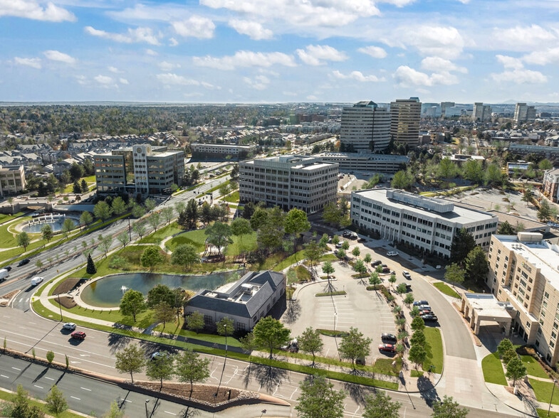 8390 E Crescent Pky, Greenwood Village, CO for lease - Building Photo - Image 2 of 8