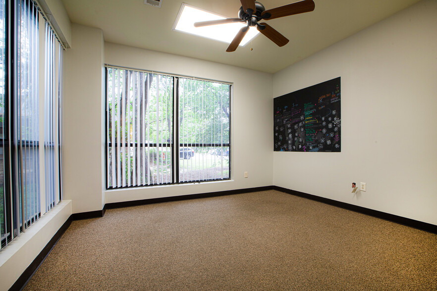 21755 N I-45 Fwy, Spring, TX for lease - Interior Photo - Image 2 of 6