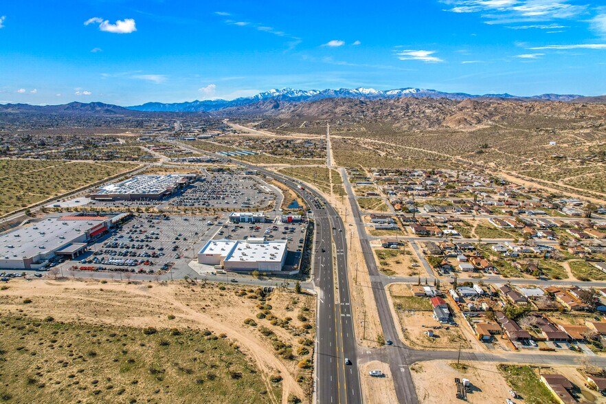 6511 Avalon ave, Yucca Valley, CA à vendre - Photo du bâtiment - Image 3 de 19