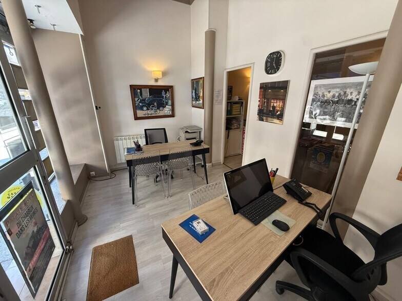 75 Rue La Fayette, Paris à louer - Photo du bâtiment - Image 3 de 9